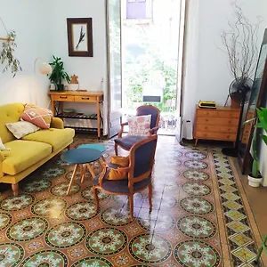 Con Salon Privado En La Rambla Girona
